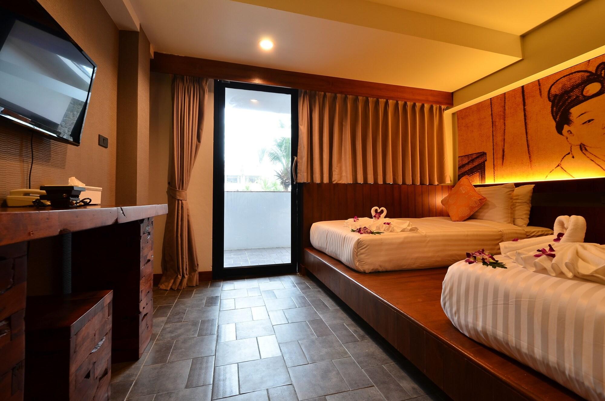Lap Roi Karon Beachfront By Shanaya Exterior photo